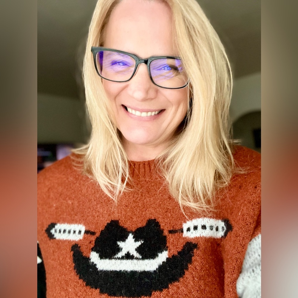Meet your Posher, Carla Jean